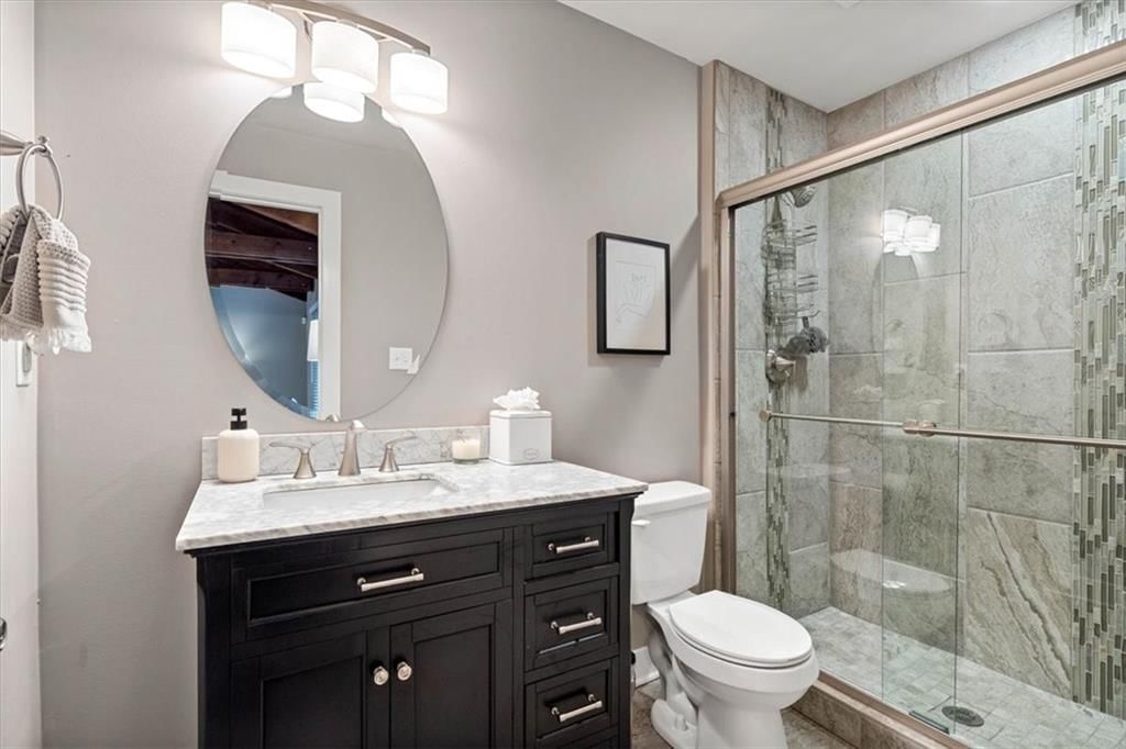 Photo 14 of 27 - 2400 W 77th Street