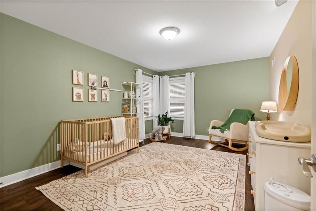 Photo 16 of 27 - 2400 W 77th Street