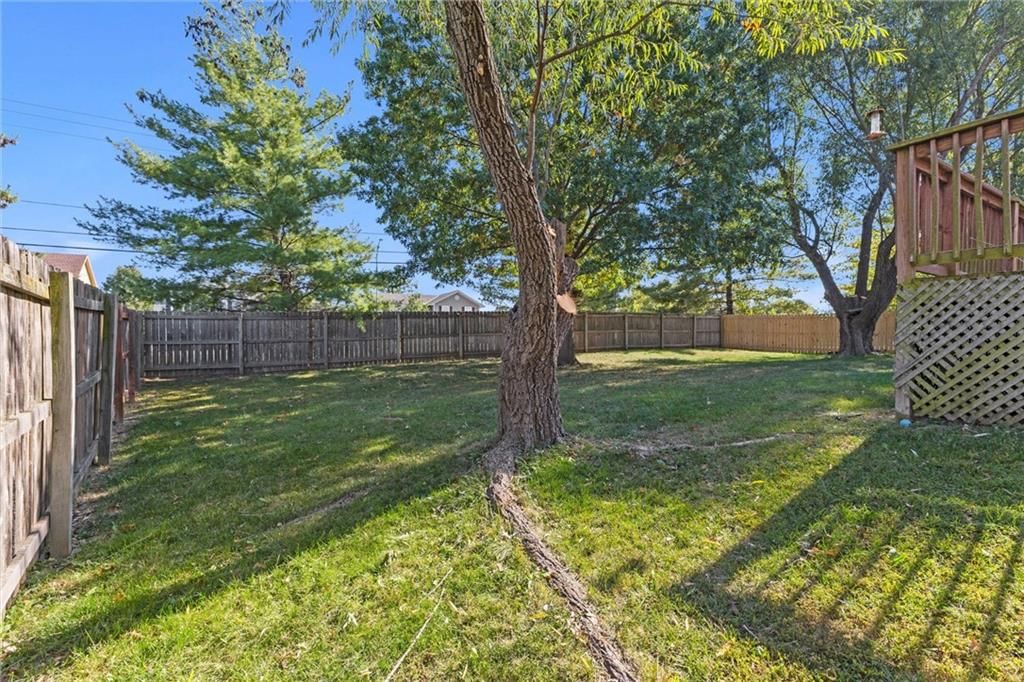 7511 N Lewis Avenue — photo 27