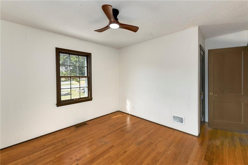 Photo 25 of 30 - 6123 Hadley Street