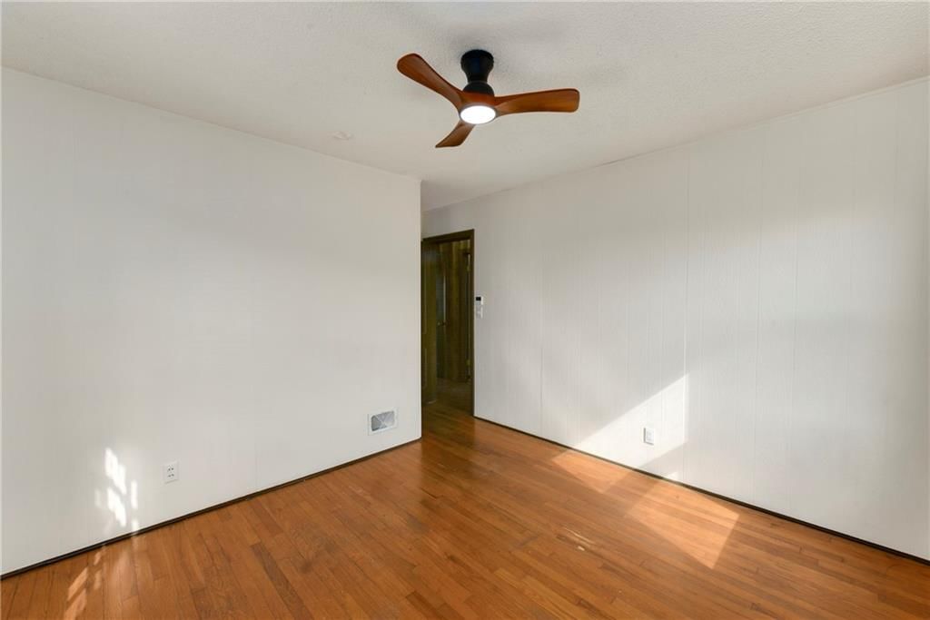 Photo 26 of 30 - 6123 Hadley Street