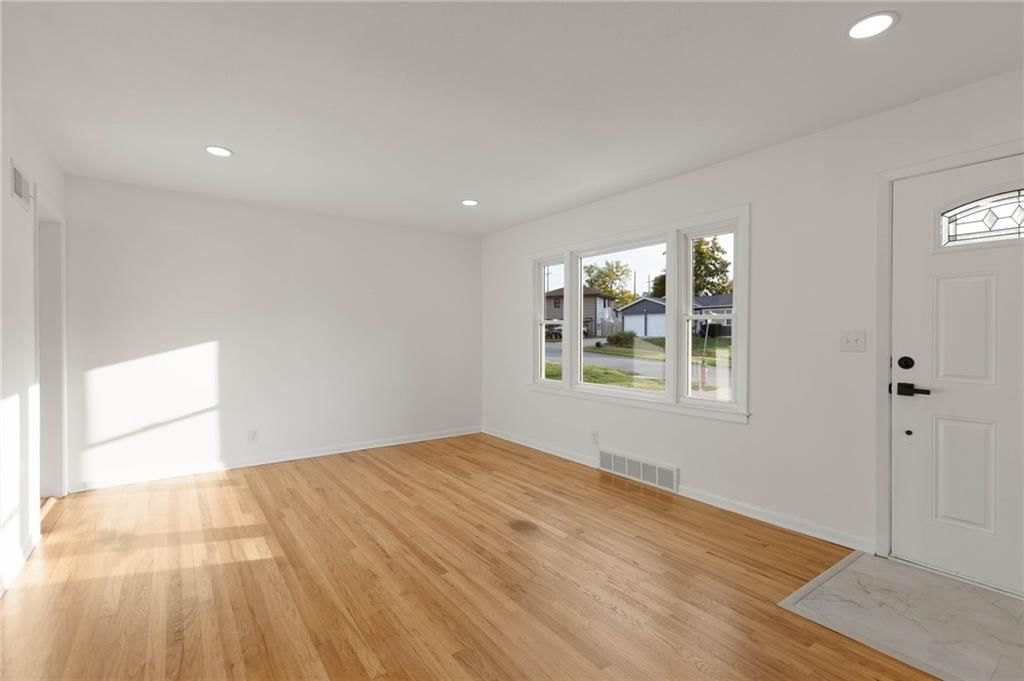 8706 Kentucky Avenue — photo 8