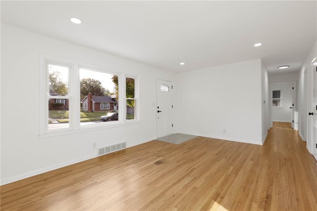 8706 Kentucky Avenue — photo 9