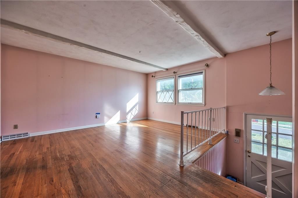 Photo 3 of 28 - 9222 W 101st Street