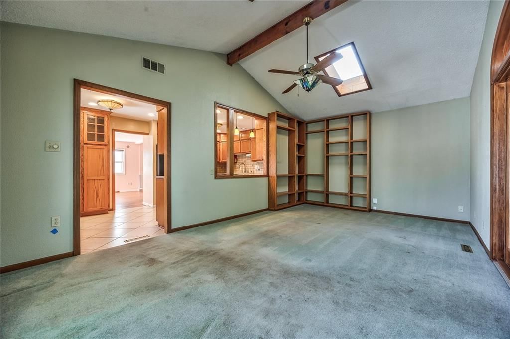 Photo 11 of 28 - 9222 W 101st Street