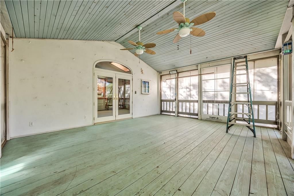 Photo 13 of 28 - 9222 W 101st Street