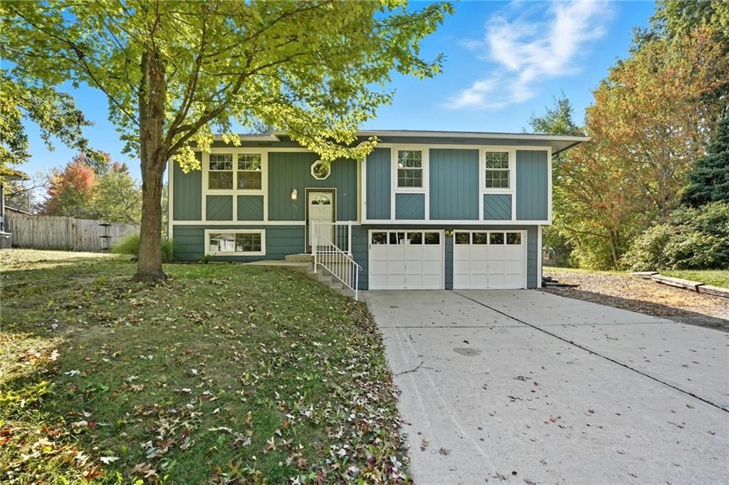 332 SE Jackson Court, Lee's Summit, MO