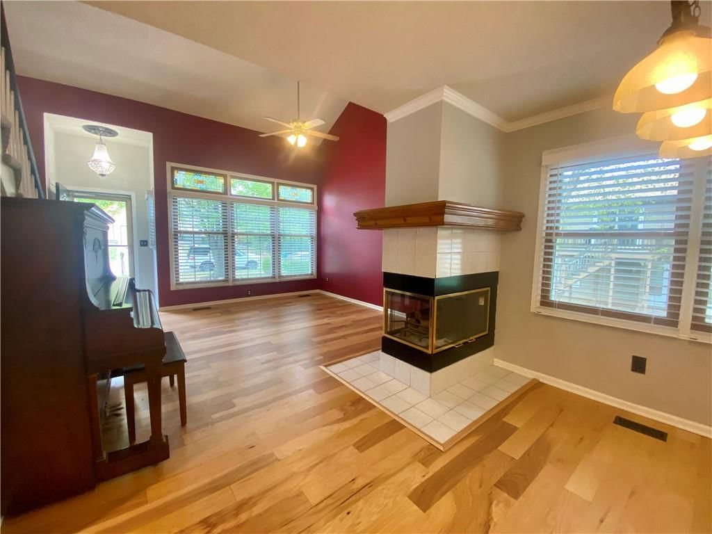 8623 N McDonald Avenue — photo 5
