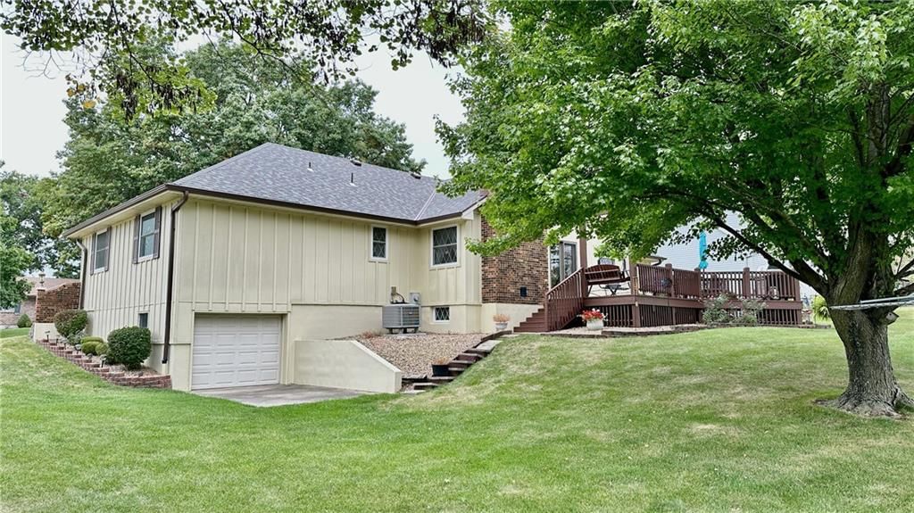 904 Lake Manor Drive — photo 31