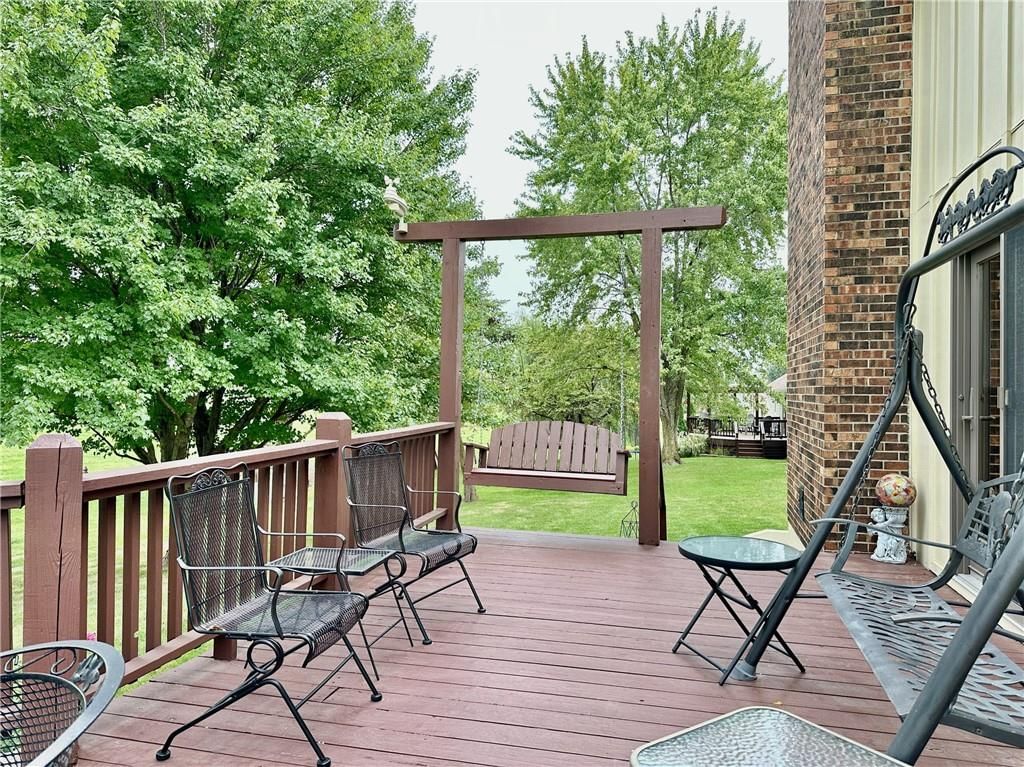 904 Lake Manor Drive — photo 32