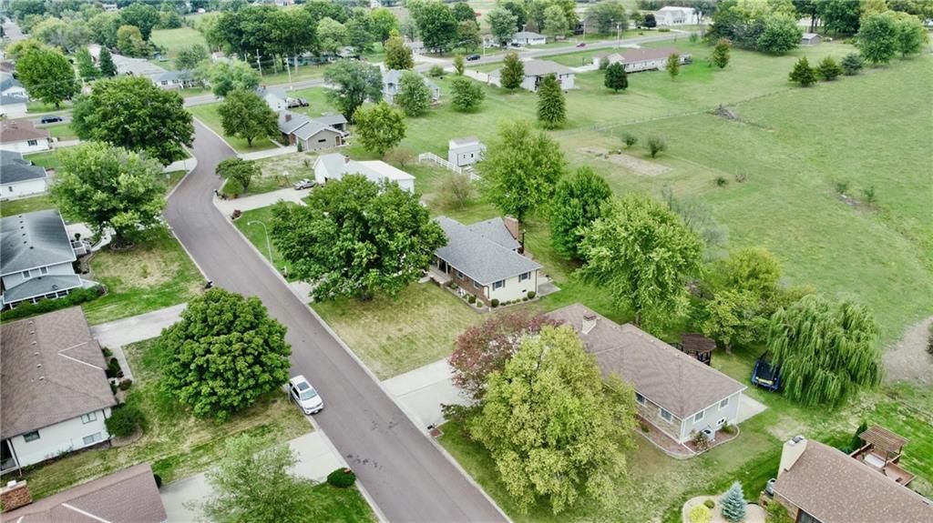 904 Lake Manor Drive — photo 35