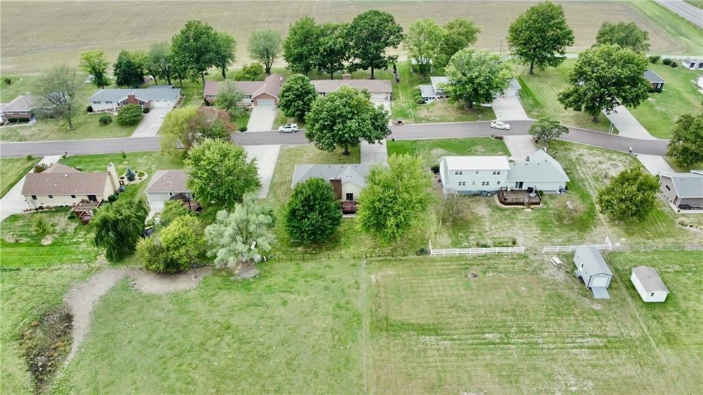 904 Lake Manor Drive — photo 37