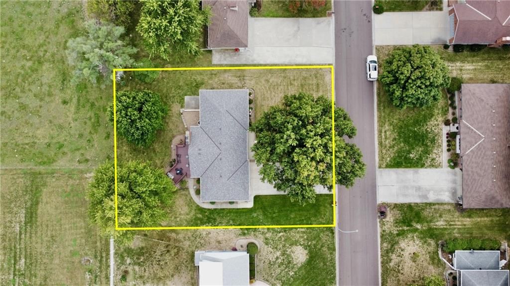 904 Lake Manor Drive — photo 38