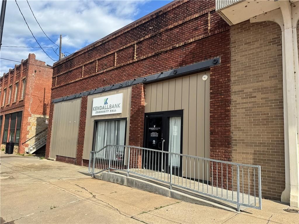 408 Broadway Street — photo 2