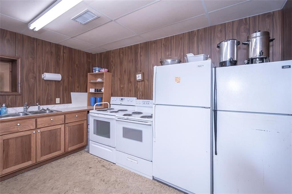 408 Broadway Street — photo 13