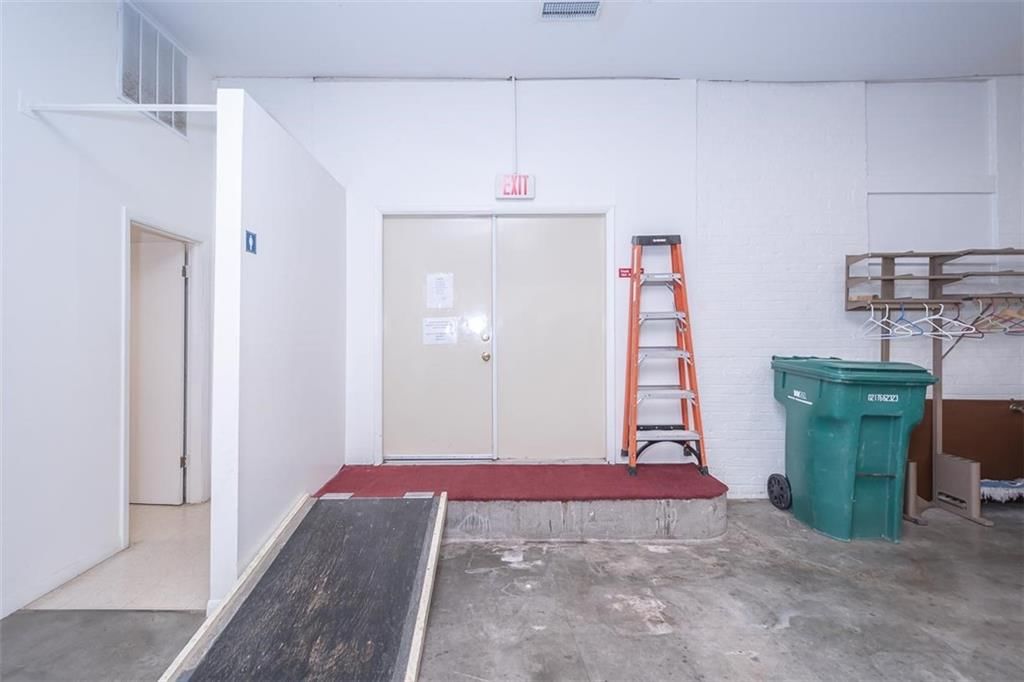 408 Broadway Street — photo 15