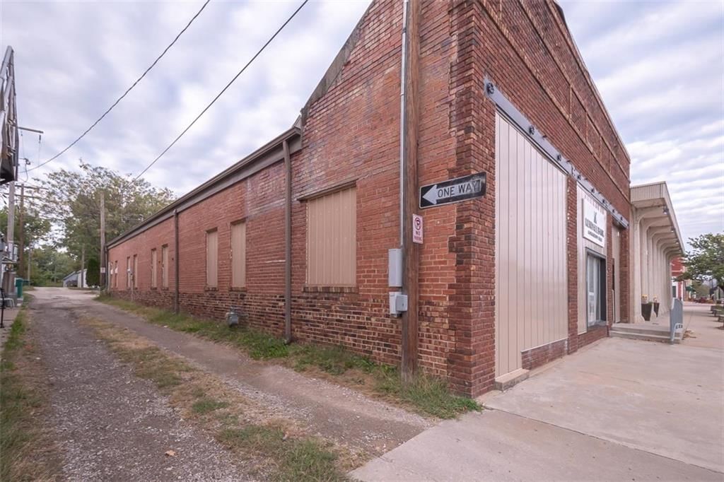 408 Broadway Street — photo 19