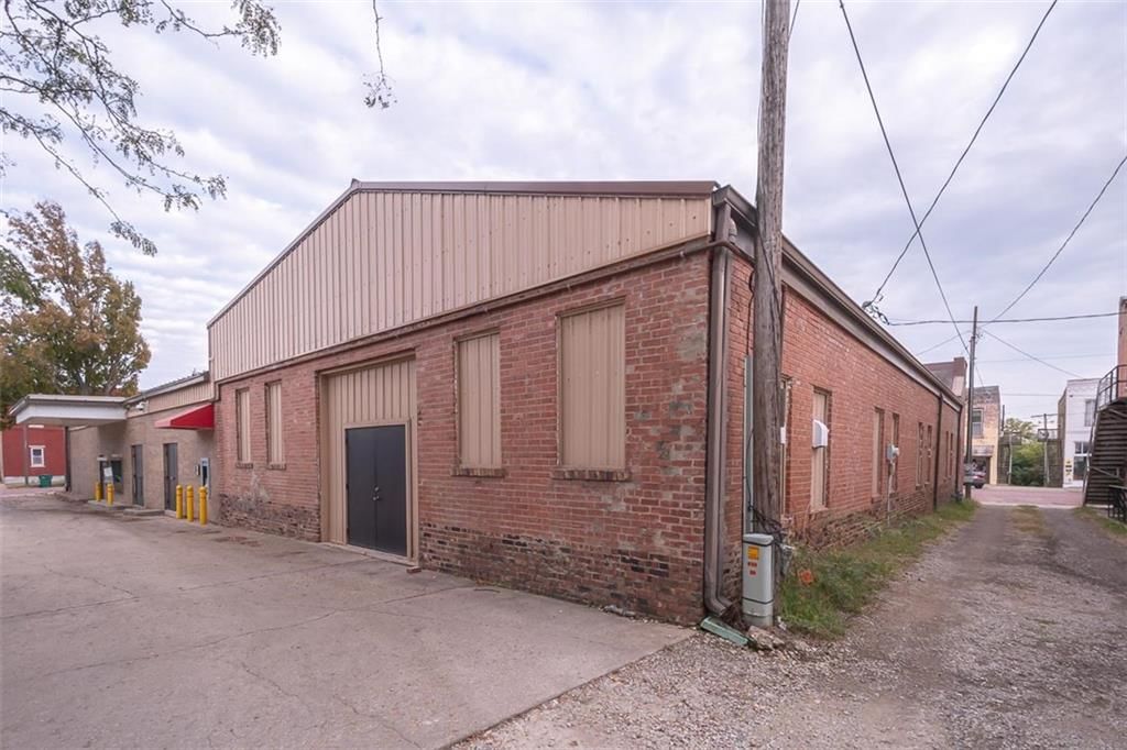 408 Broadway Street — photo 21