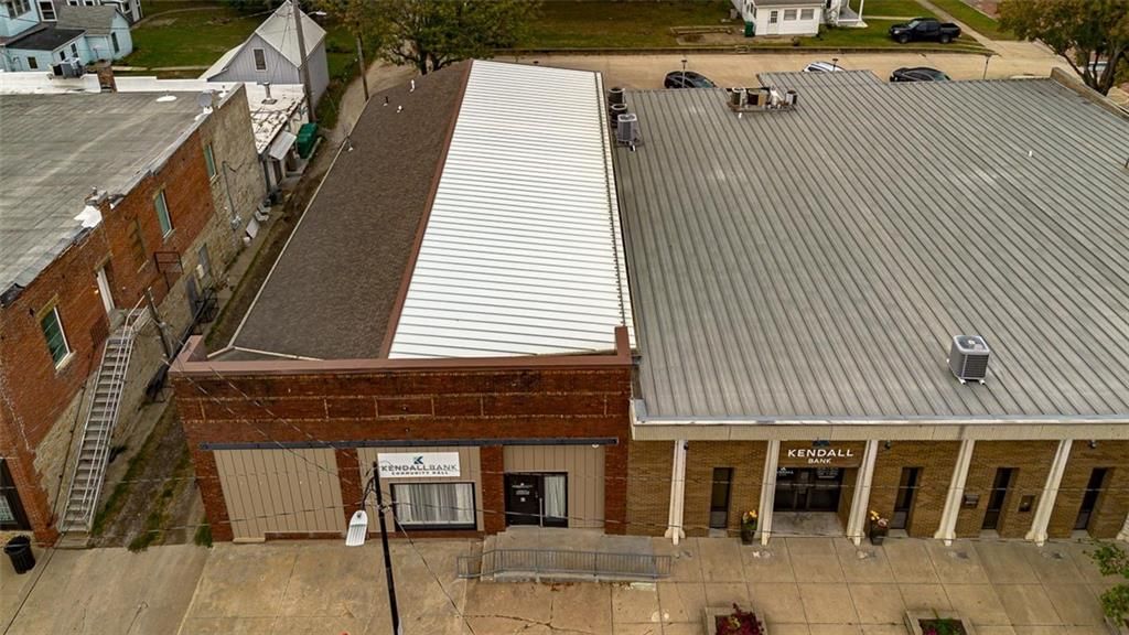 408 Broadway Street — photo 22