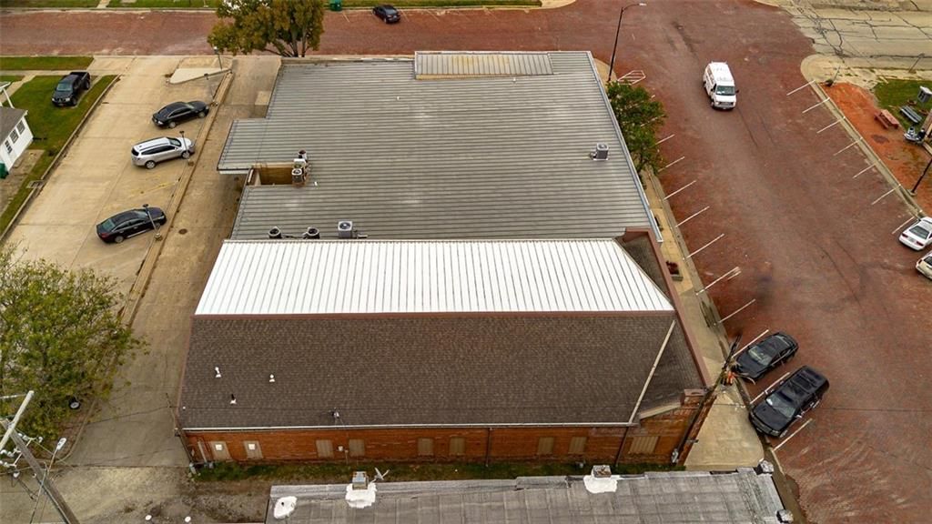 408 Broadway Street — photo 27