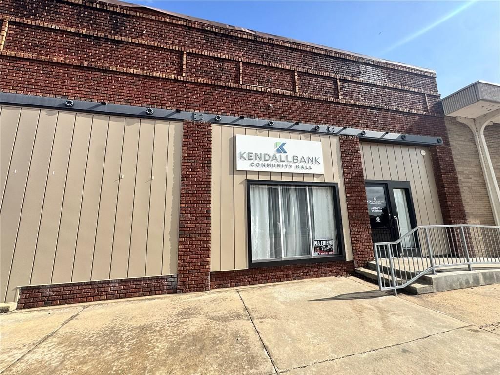 408 Broadway Street — photo 34