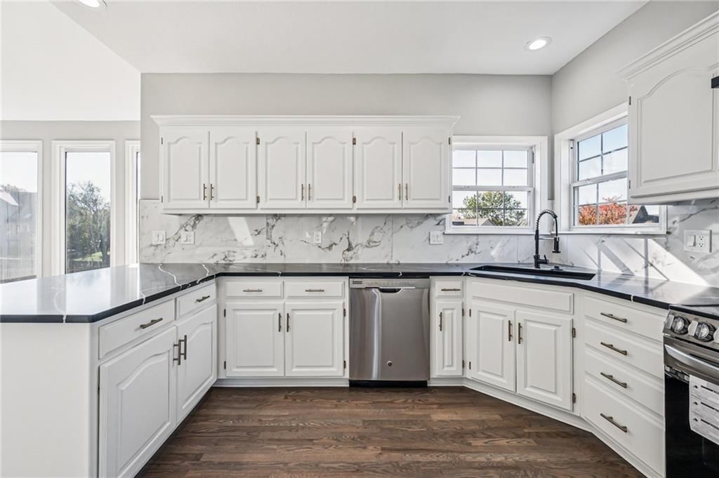 1515 Fox Run Lane — photo 12