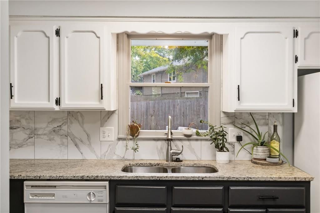 Photo 14 of 41 - 1505 Hale Avenue