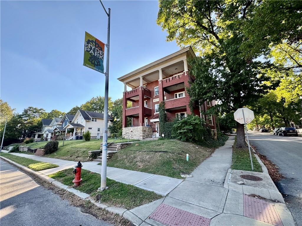 4200 Harrison Street — photo 2