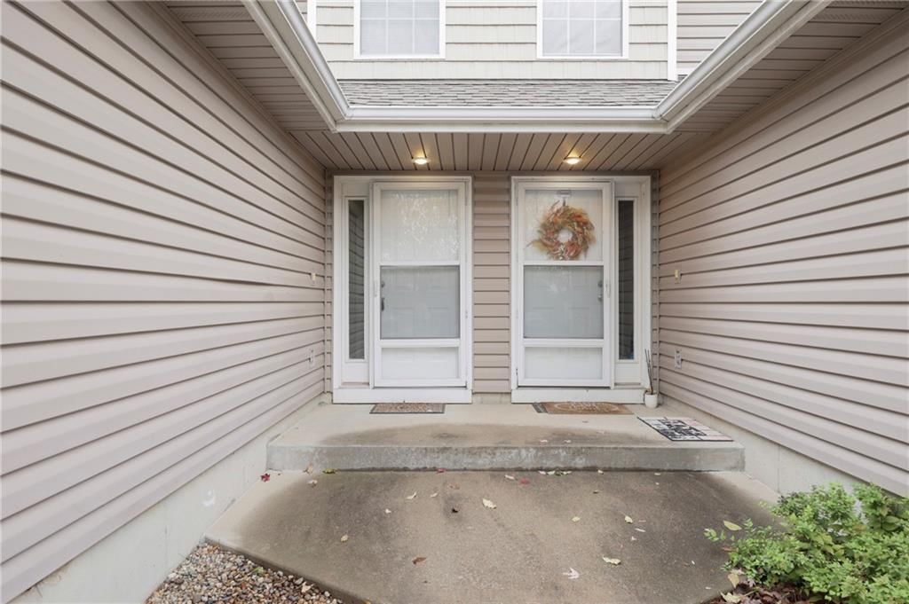 925 Peach Tree Lane — photo 2