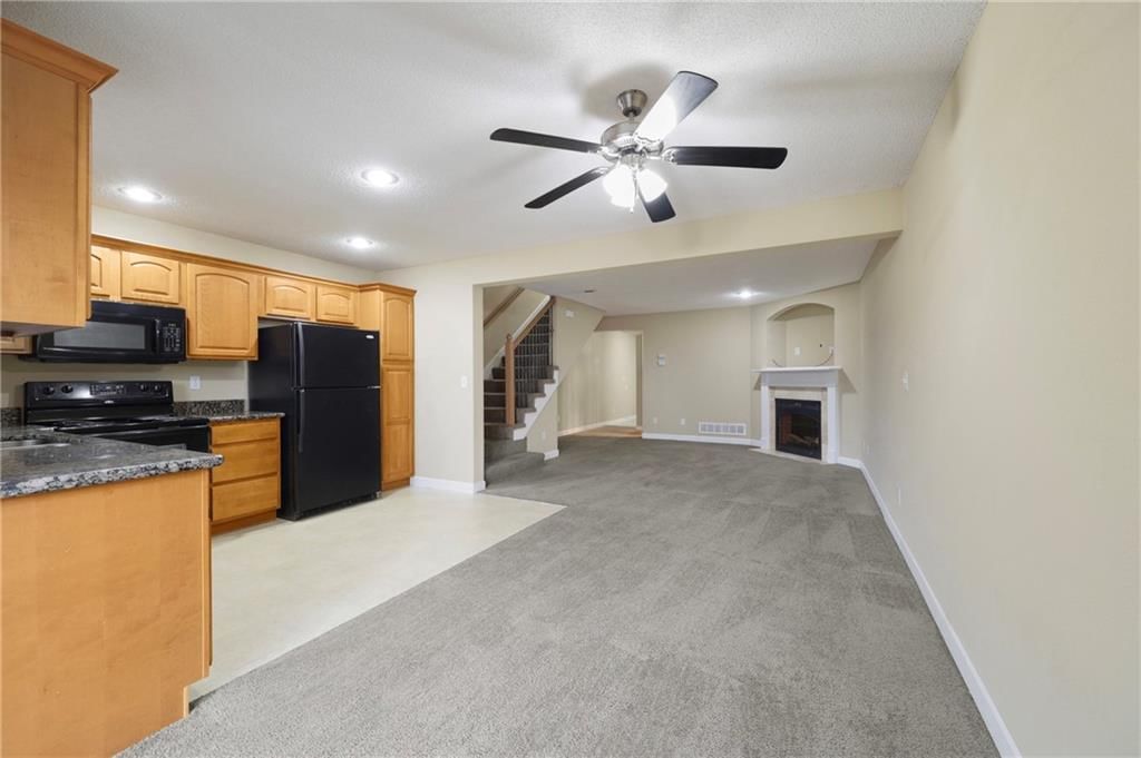 925 Peach Tree Lane — photo 6