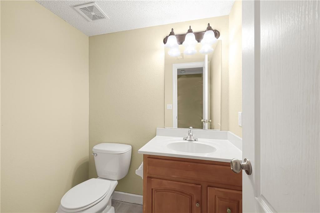 925 Peach Tree Lane — photo 15