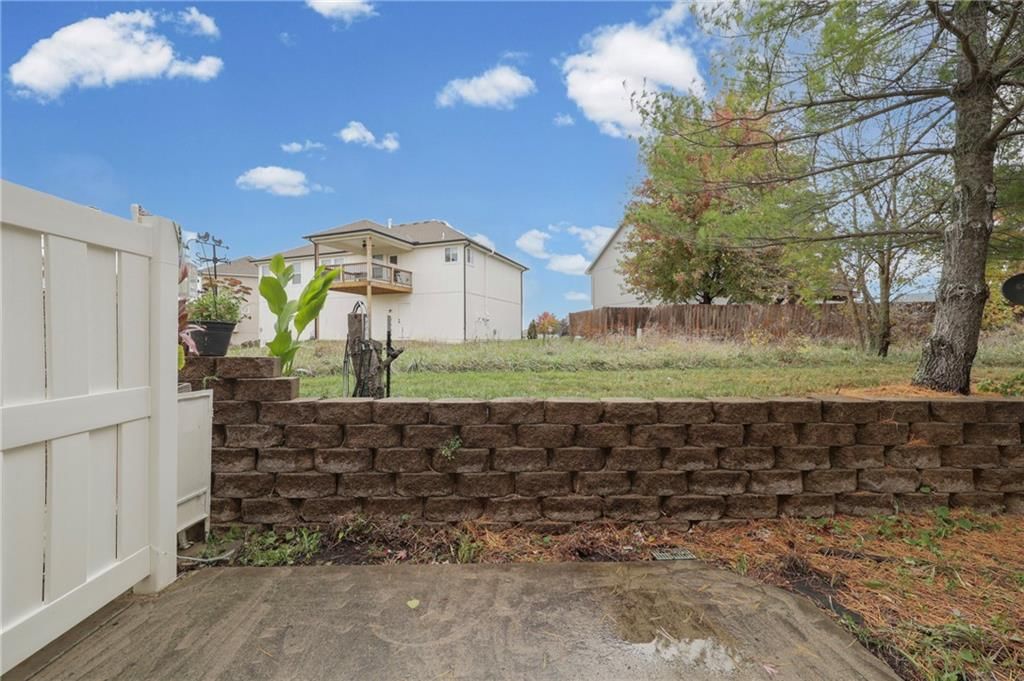 925 Peach Tree Lane — photo 18