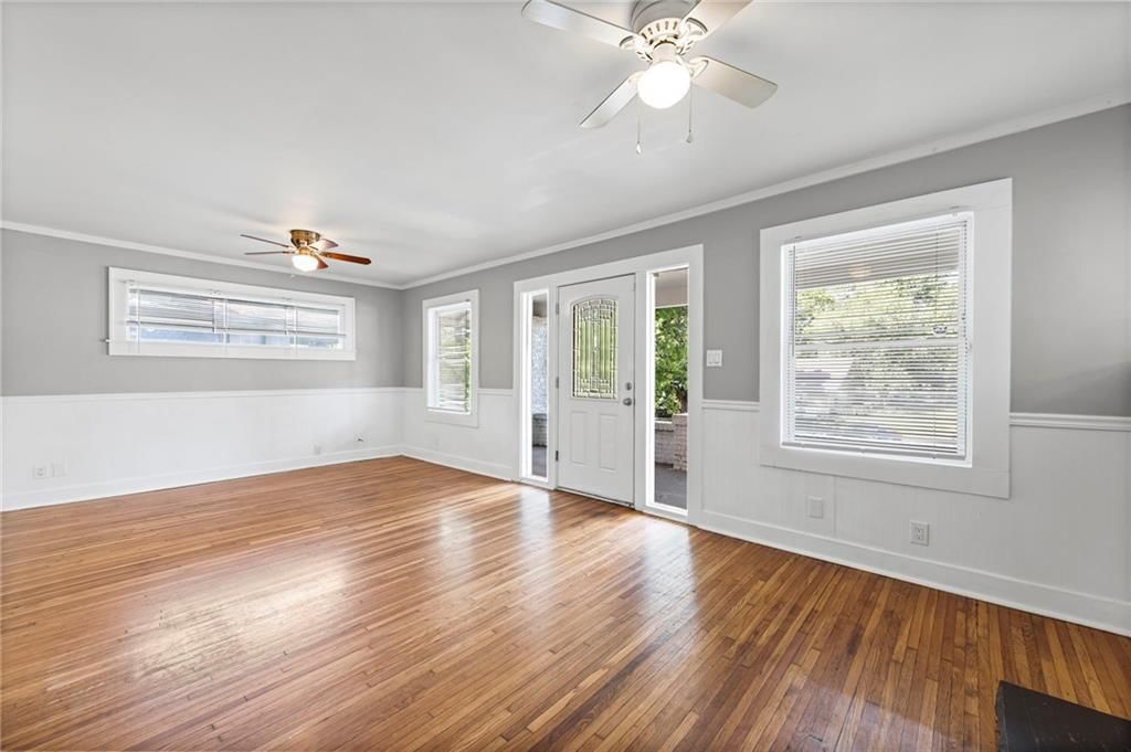 1835 Walker Avenue — photo 7