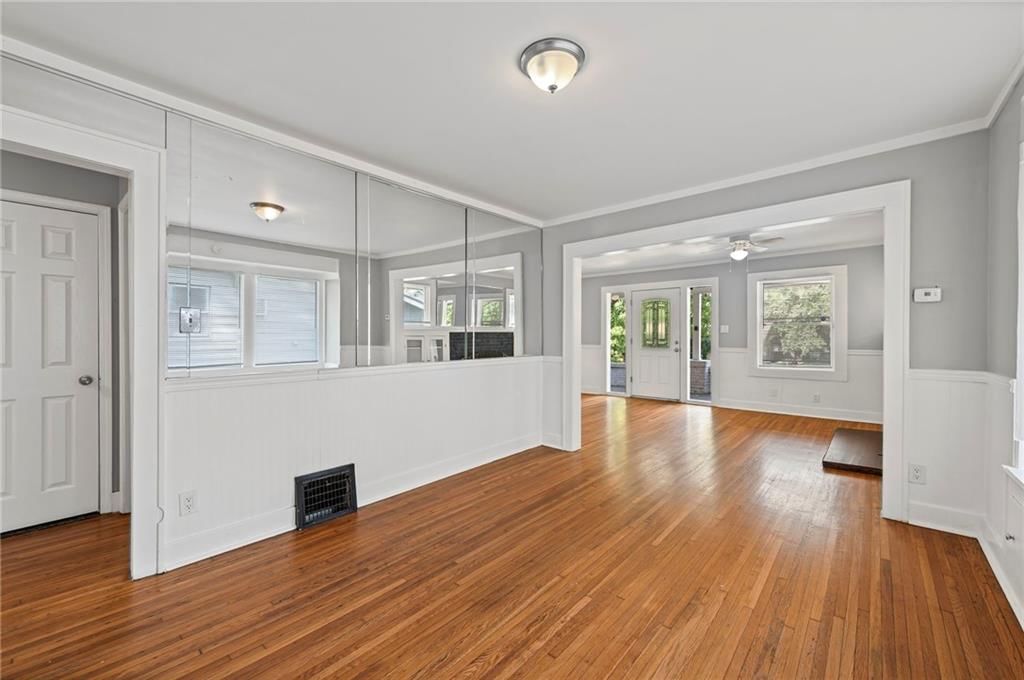 1835 Walker Avenue — photo 11