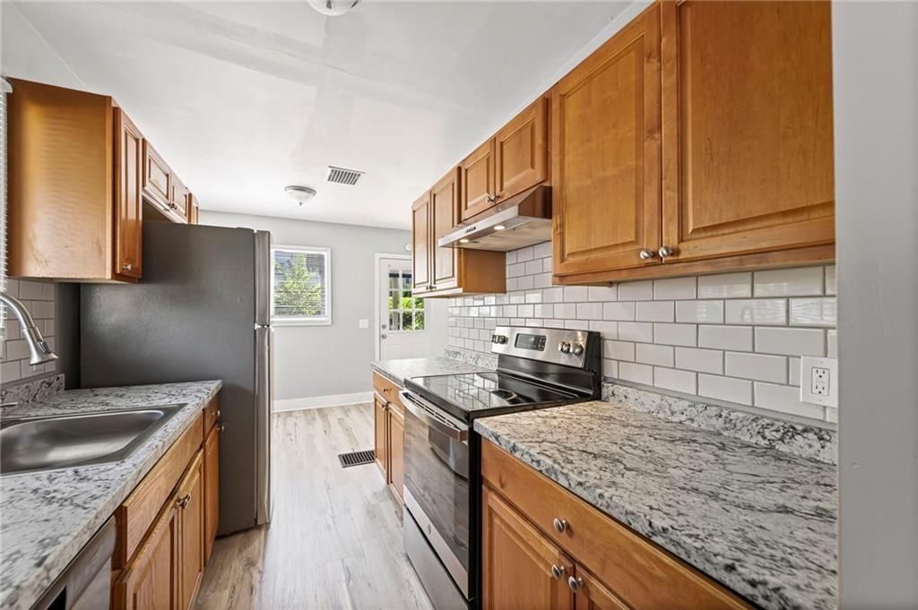 1835 Walker Avenue — photo 14