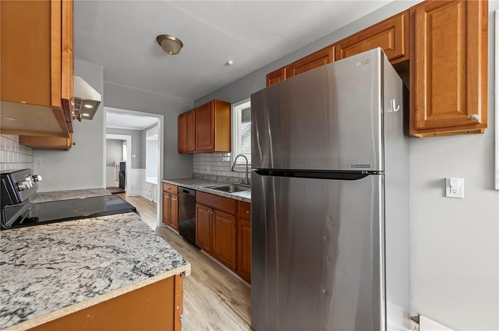 1835 Walker Avenue — photo 16