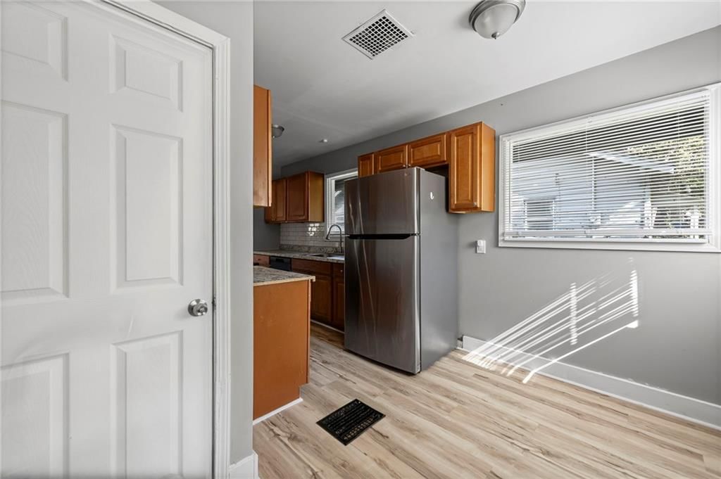 1835 Walker Avenue — photo 17