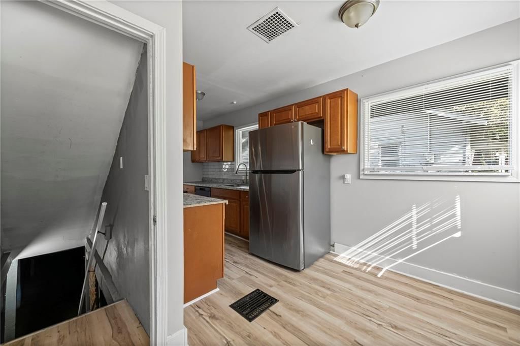 1835 Walker Avenue — photo 18