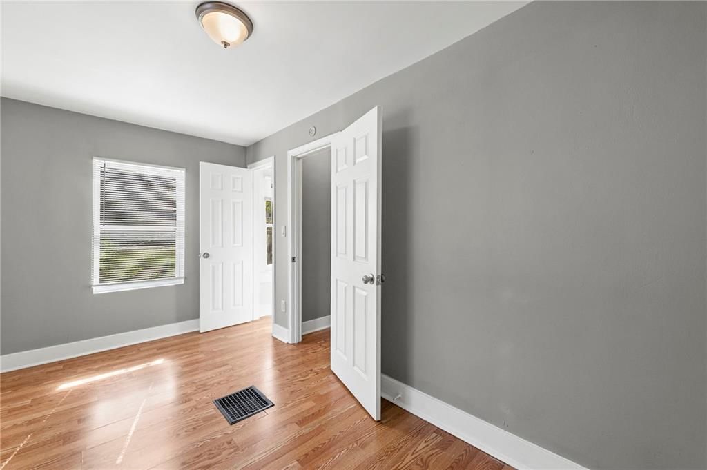 1835 Walker Avenue — photo 25