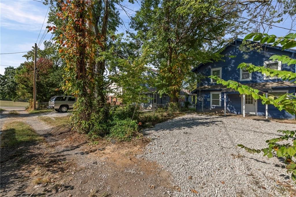 1835 Walker Avenue — photo 35