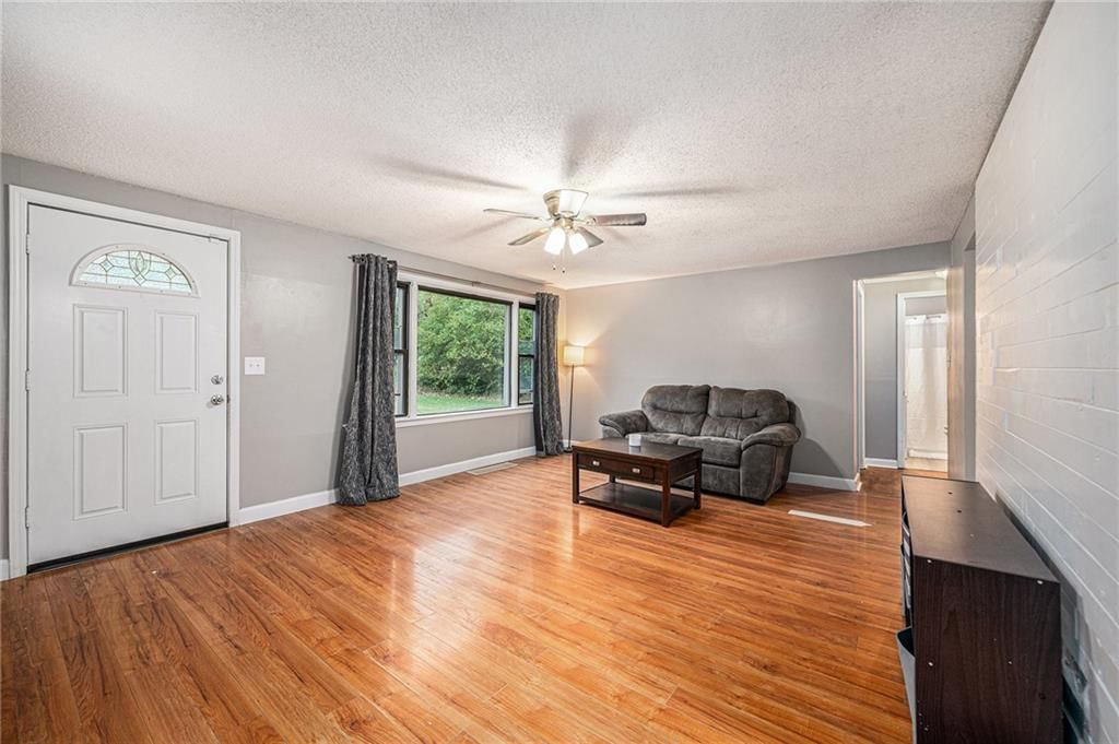 16208 E Sea Avenue — photo 2