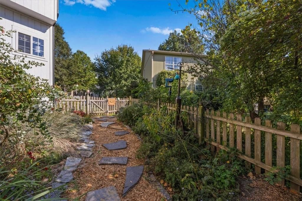 5150 Roundtree Street — photo 43