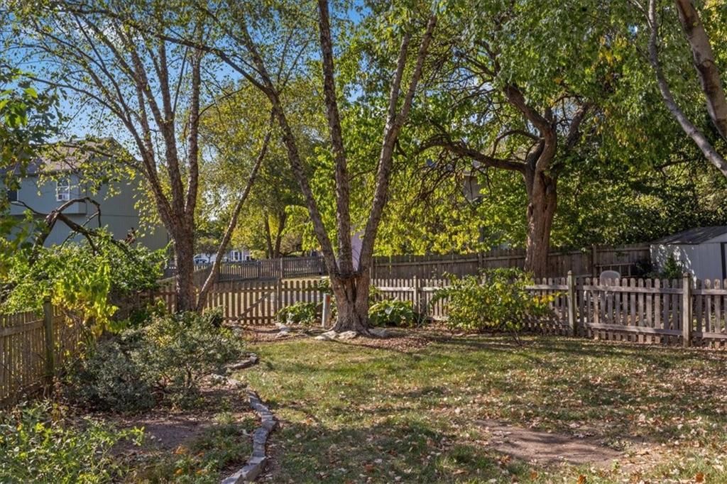 5150 Roundtree Street — photo 45