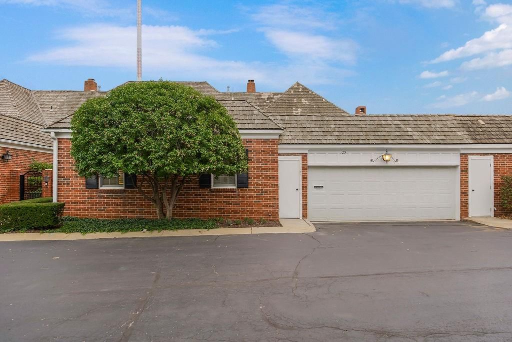 29 Compton Court — photo 3