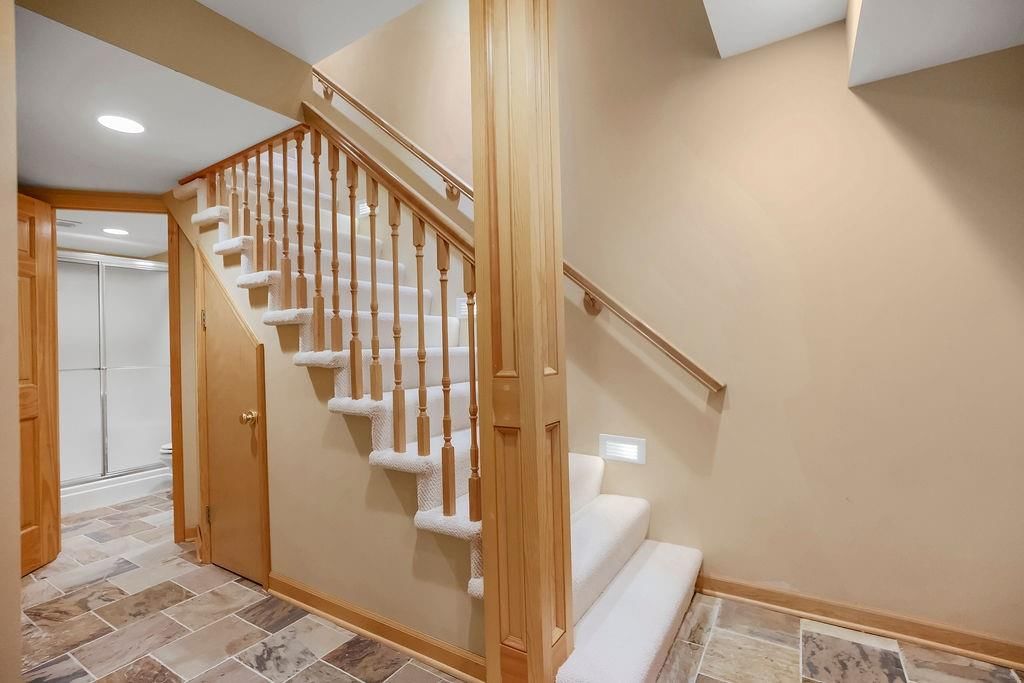 29 Compton Court — photo 21