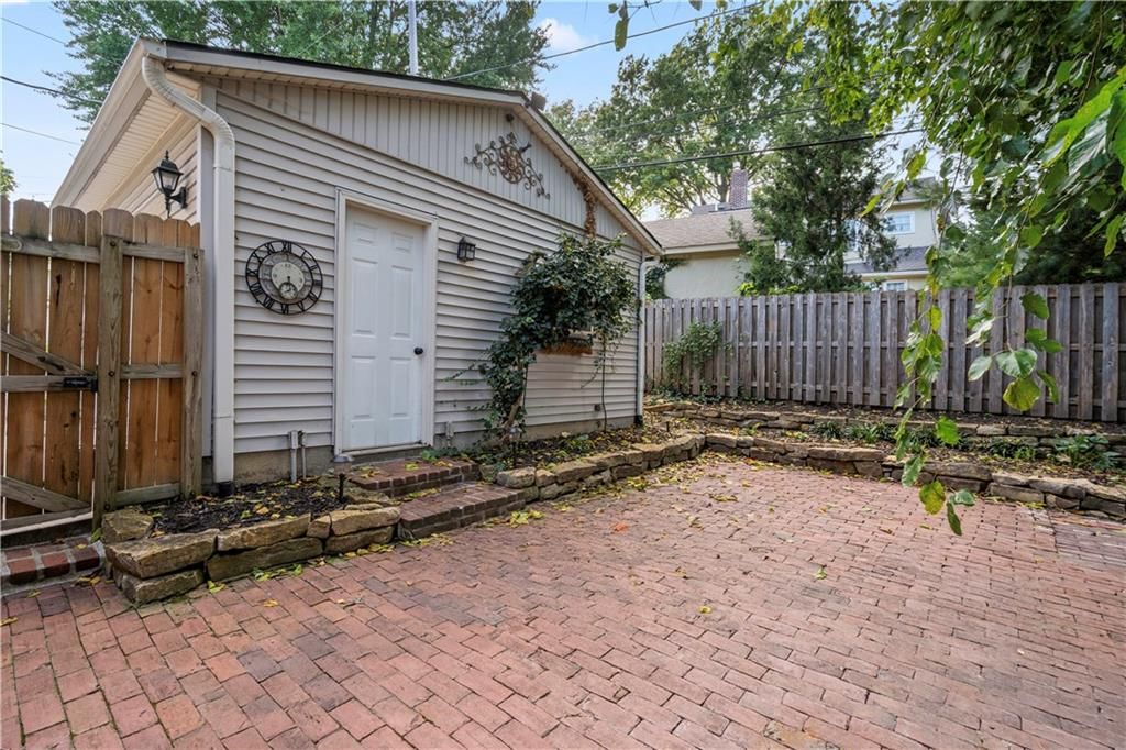 6034 Brookside Boulevard — photo 51