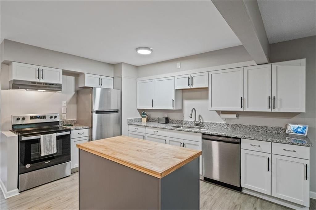 Photo 6 of 19 - 7411 E 110th Street