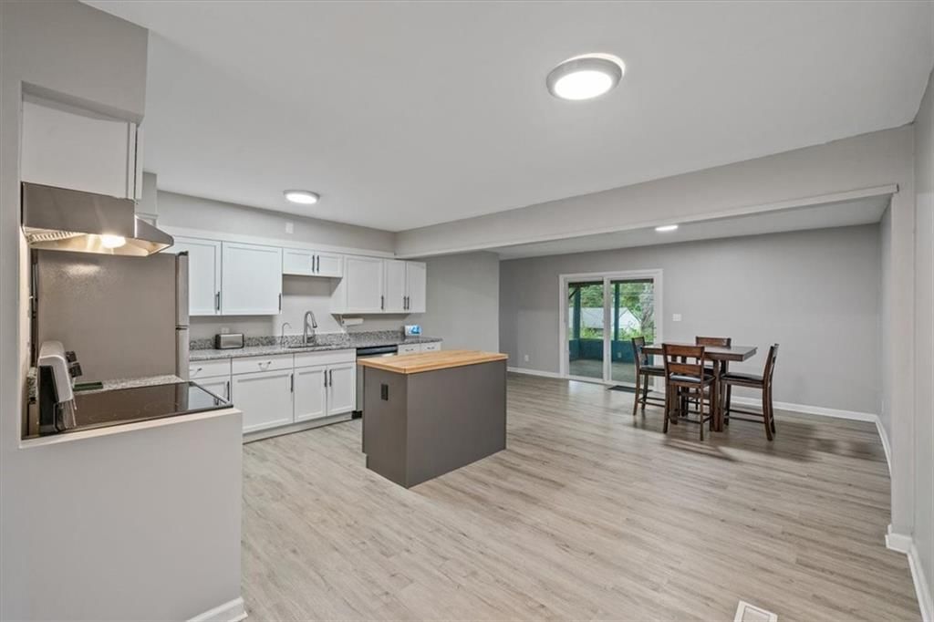 Photo 8 of 19 - 7411 E 110th Street