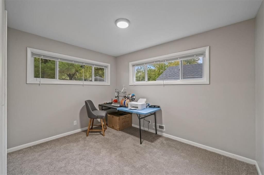Photo 16 of 19 - 7411 E 110th Street