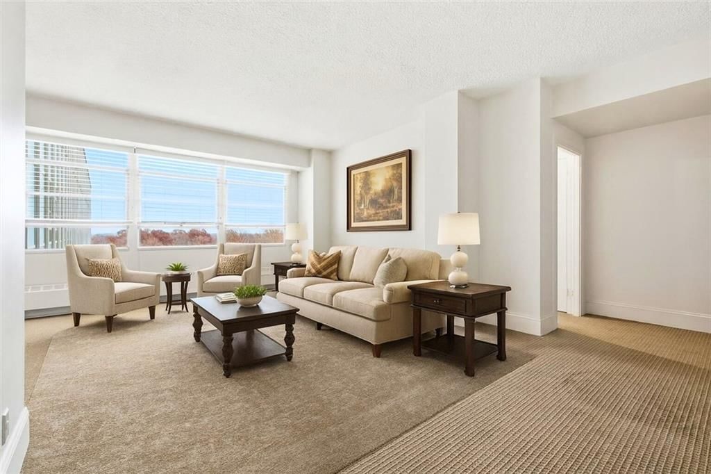 333 W Meyer Boulevard — photo 2